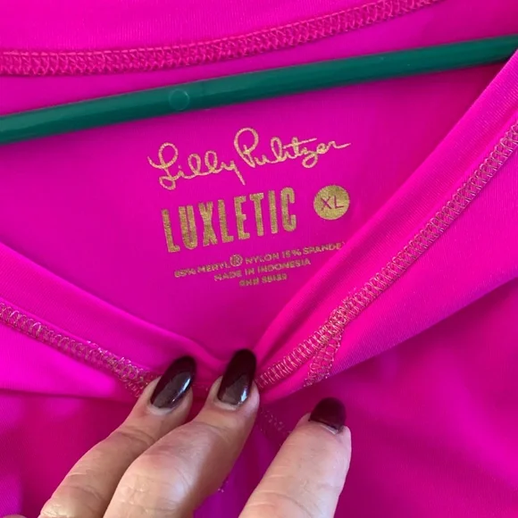 Lily Pulitzer luxletic shirt size XL - Picture 2 of 3
